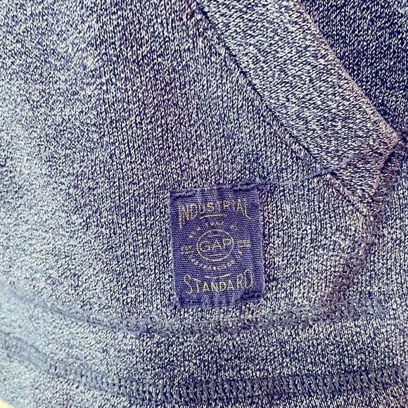 GAP Boys Short Sleeve w/ Hood - Picture 3 of 6